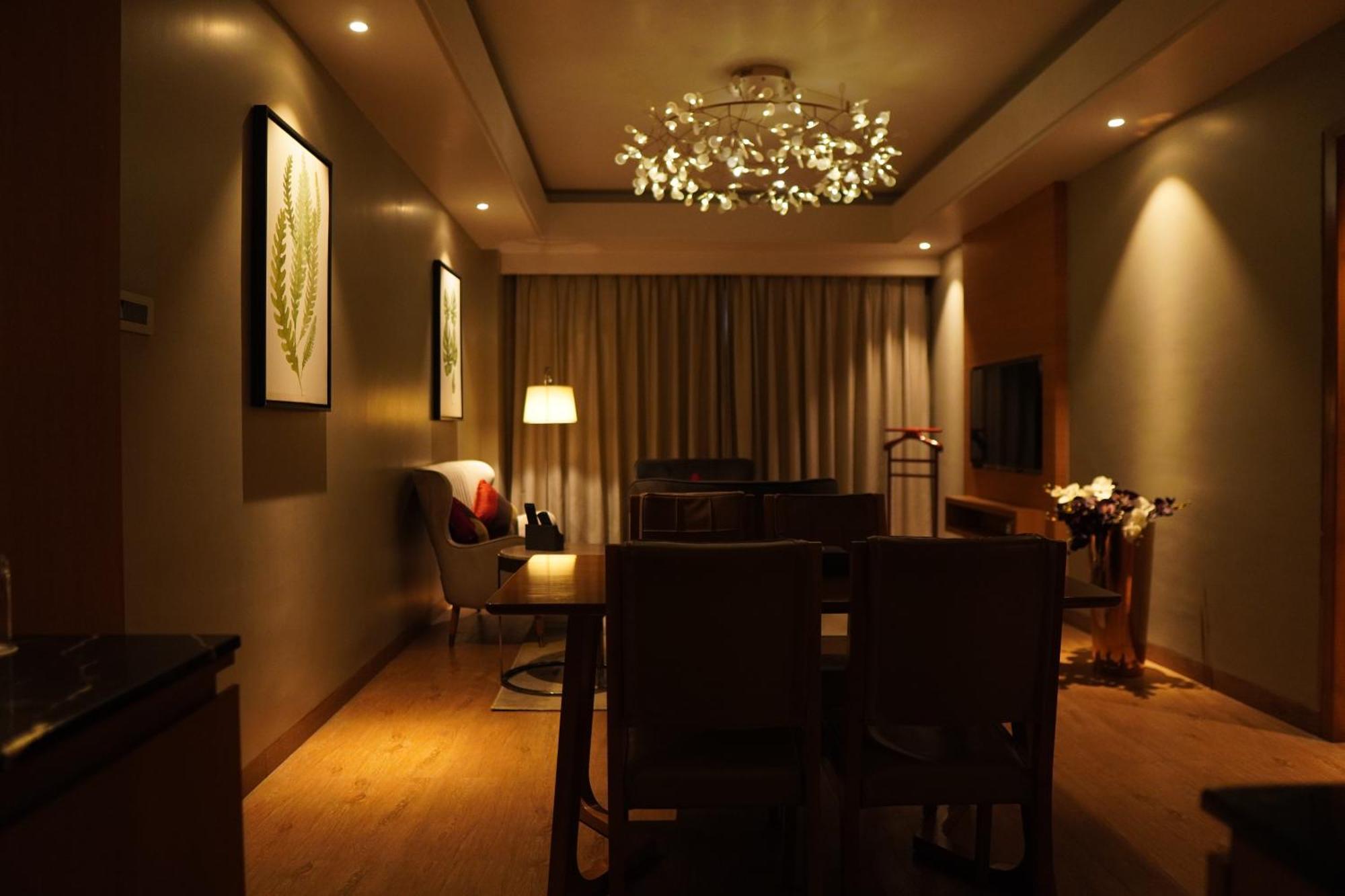Kiranshree Grand Hotell Guwahati Exteriör bild