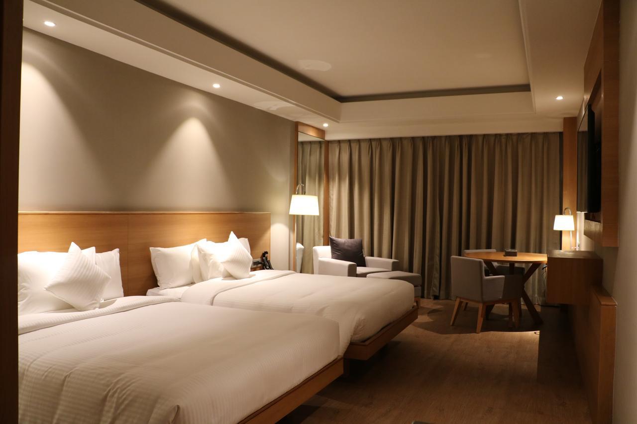 Kiranshree Grand Hotell Guwahati Exteriör bild
