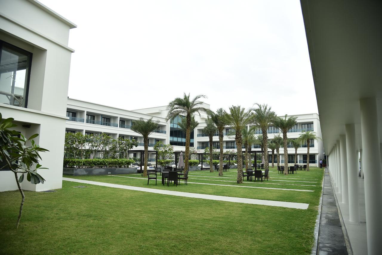 Kiranshree Grand Hotell Guwahati Exteriör bild