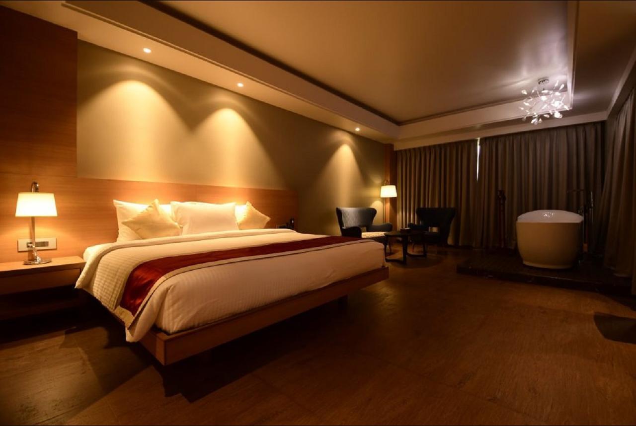 Kiranshree Grand Hotell Guwahati Exteriör bild